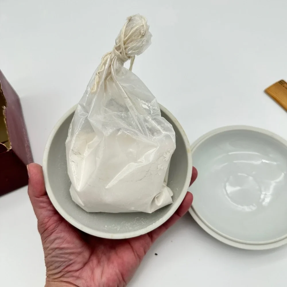 Elizabeth Arden Powder Bowl Memoire Cherie Moon-Dynasty Porcelain Vintage Japan